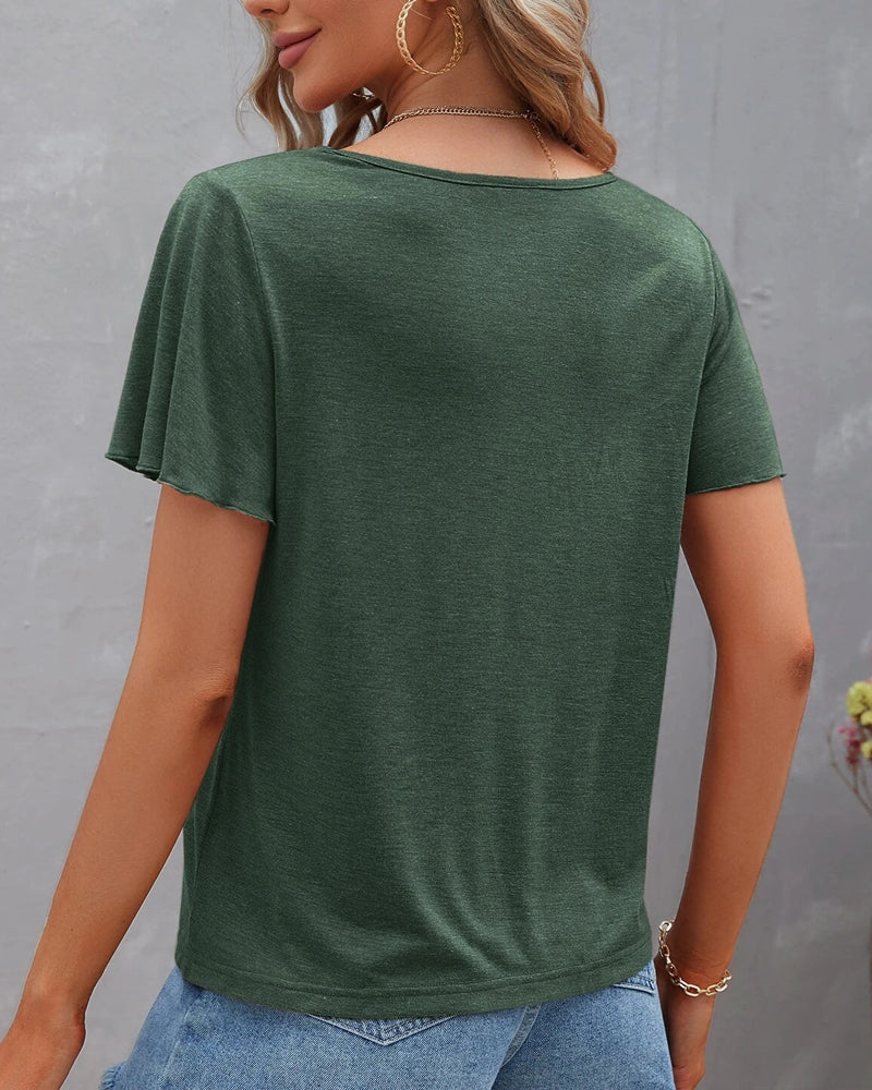 Ensfarvet T-shirt med halsudskæring